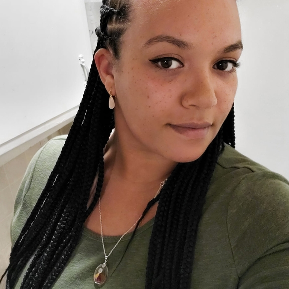 Meet your Posher, Astia - Picture 1 of 1